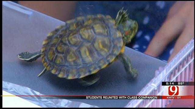 Plaza Towers First Graders Reunited With Classroom Turtle