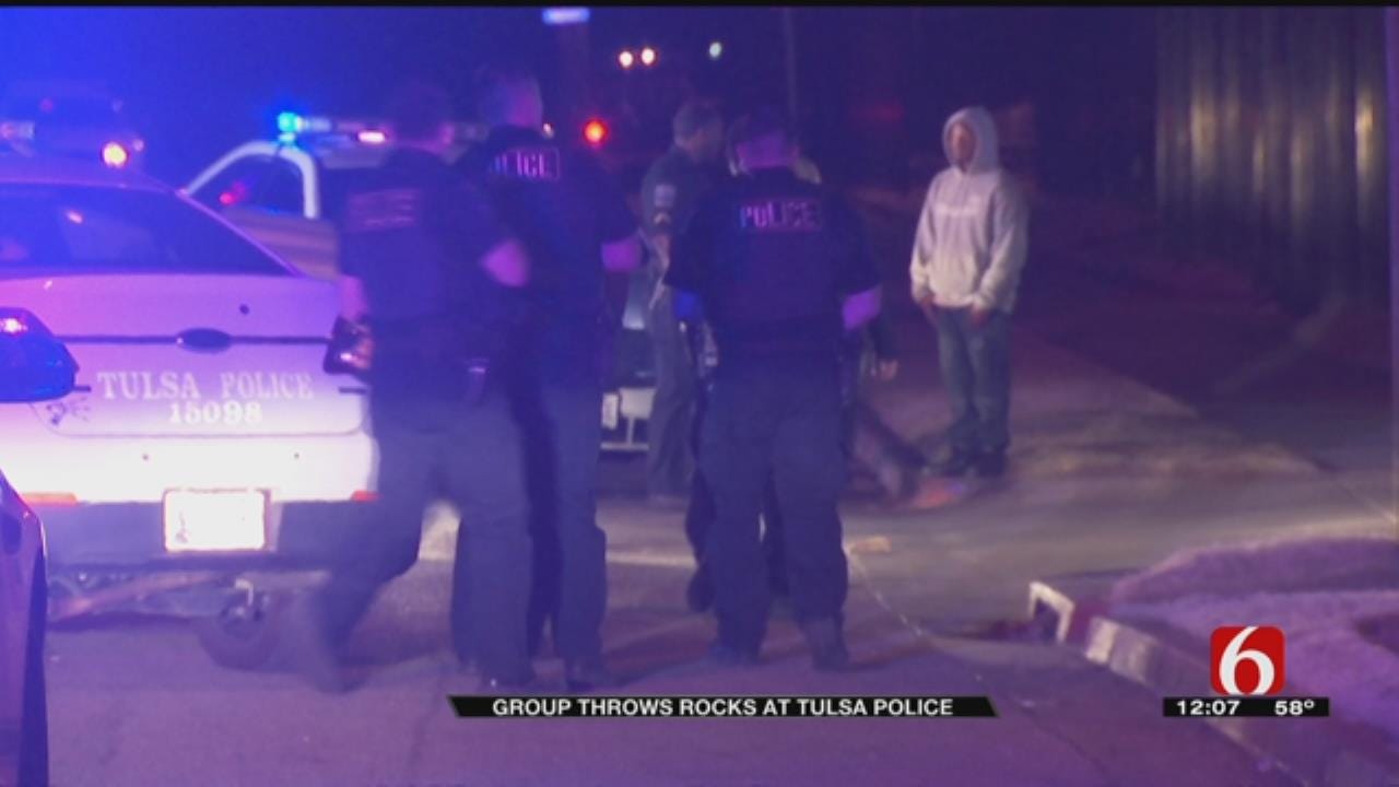 Crowd Throws Rocks At Police Following Tulsa Chase