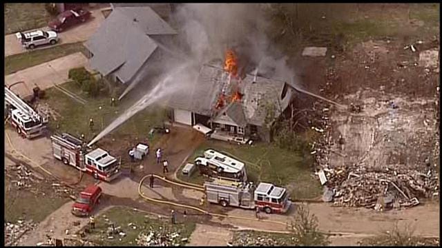 WEB EXTRA: SkyNews 9 Flies Over House Fire In Moore