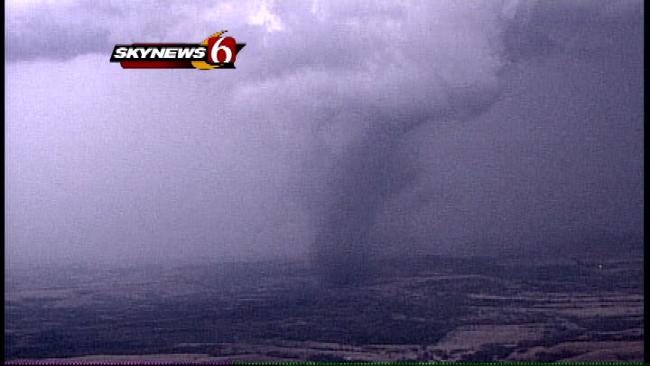 SkyNews6: Follows A Tornado As It Touches Down Near Cedar Vale In SE Kansas