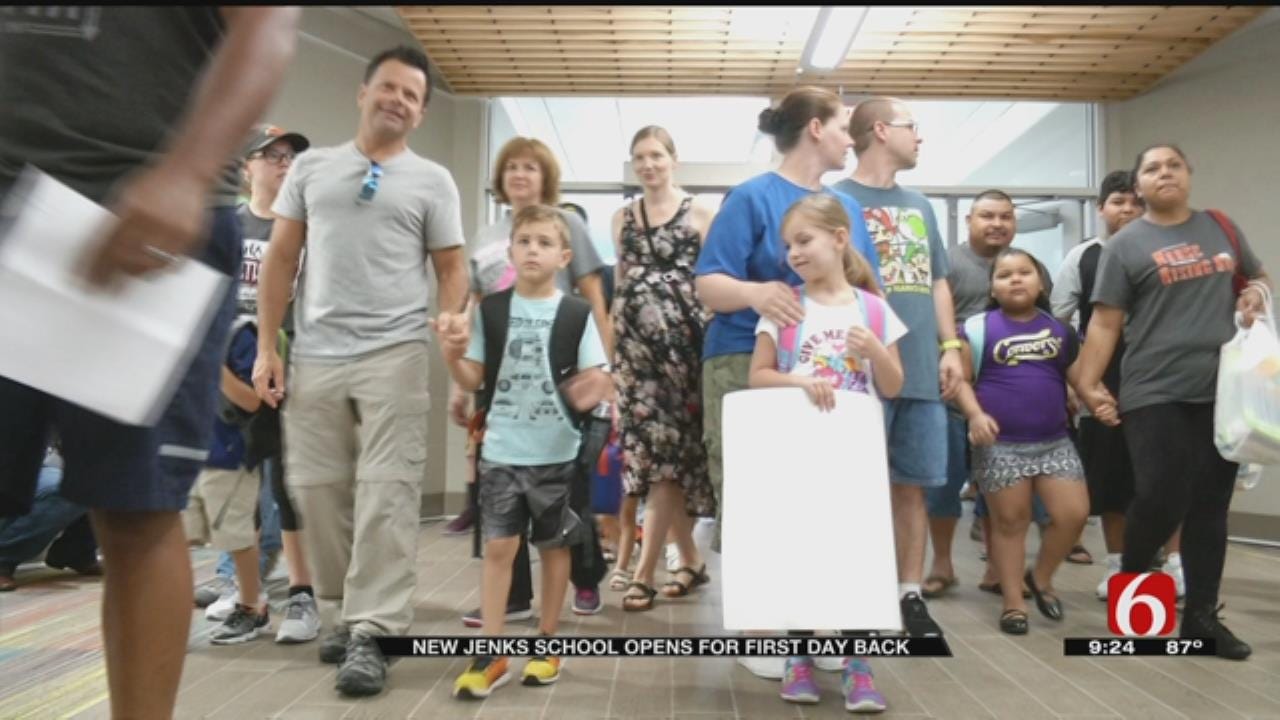 New Jenks Elementary Opens Doors