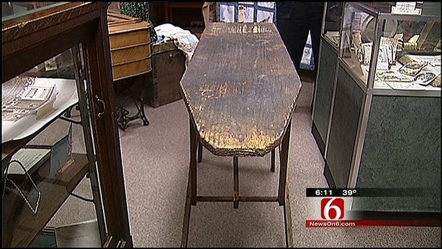 Oologah Historical Society Shows Off Museum's Latest Donation