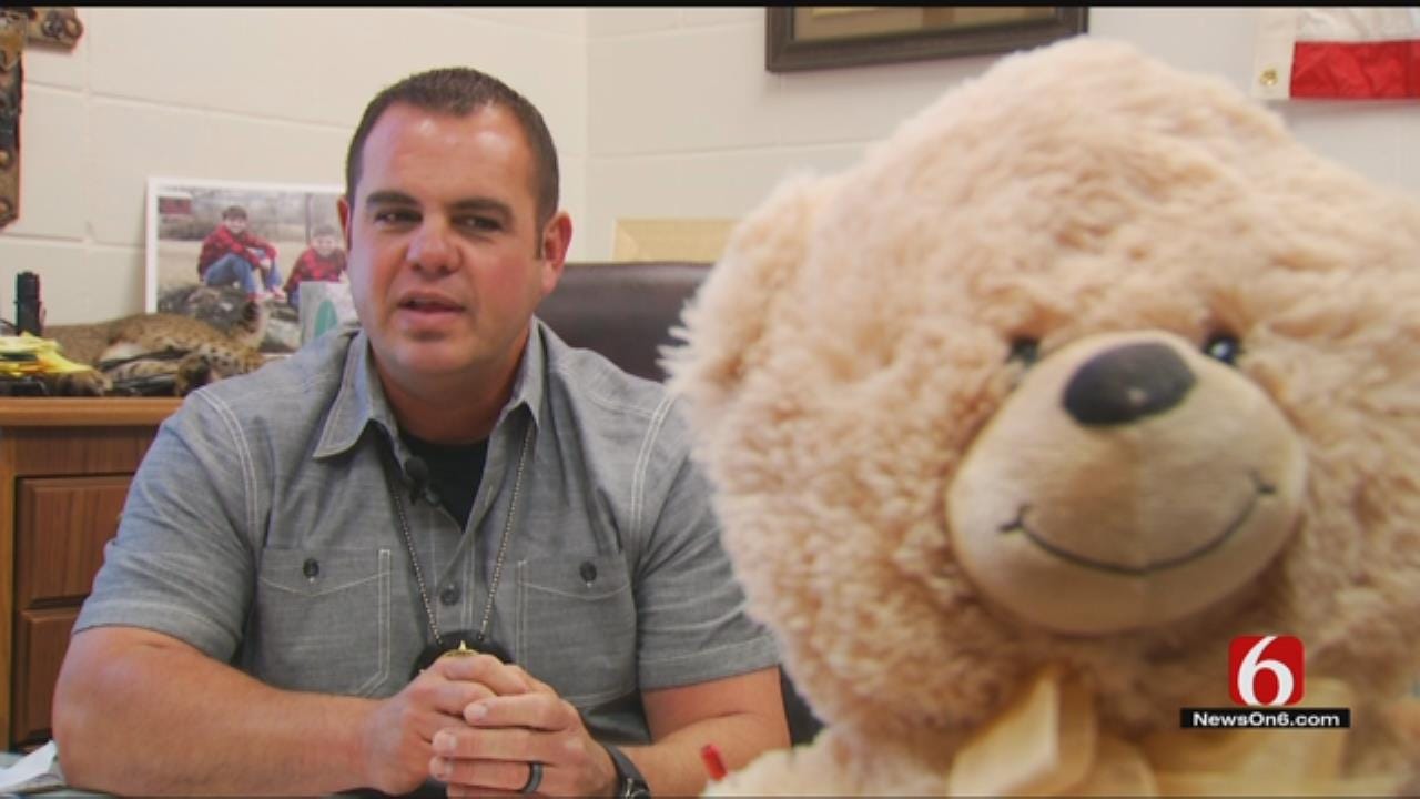 5-Year-Old Donates Teddy Bears To Pittsburg County Sheriff's Office