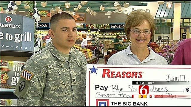 Oklahoma Blue Star Mothers Get Big Donation From Reasors