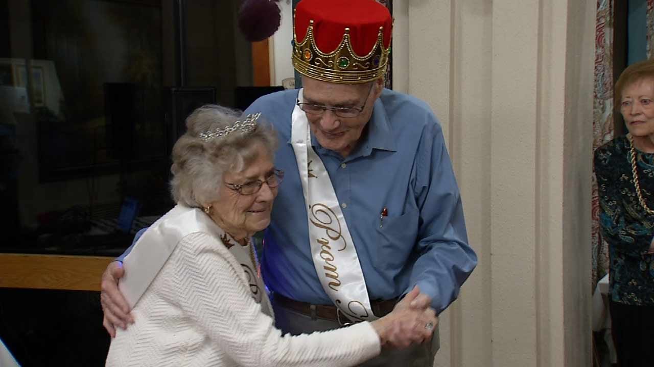 'Seniors' Celebrate Prom At Tulsa Retirement Community
