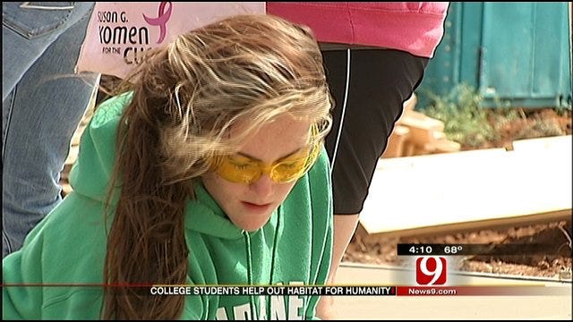 Students Help Oklahoma's Habitat For Humanity During Spring Break