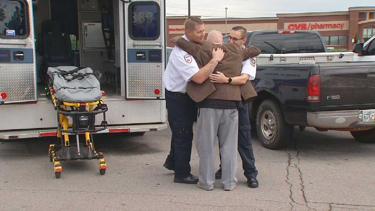 Edmond Man Saved By Former Firefighter After Suffering Heart Attack Outside Restaurant
