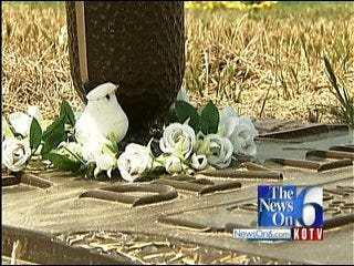 Broken Arrow Woman Saddened By Theft At Her Father’s Gravestone