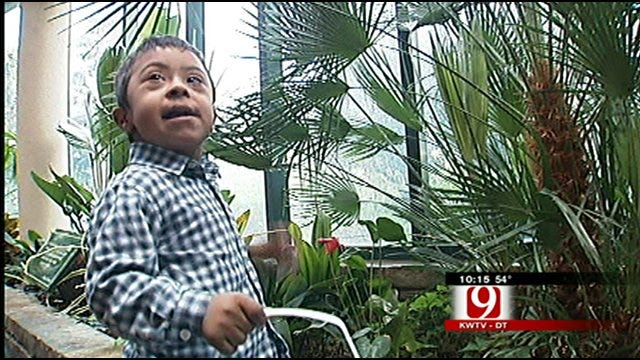 Rain Doesn't Ruin Special Easter Egg Hunt At OKC Zoo