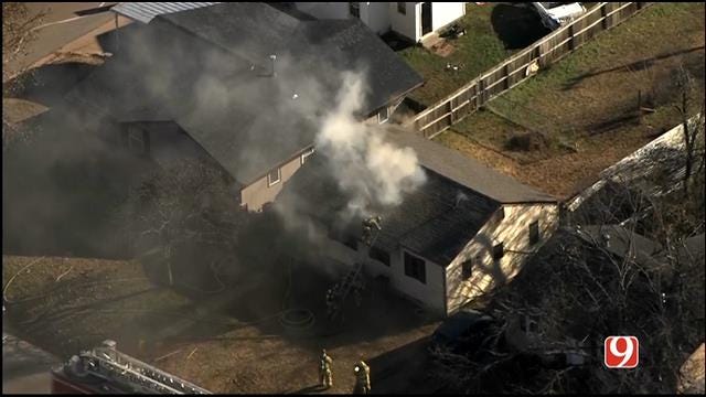 WEB EXTRA: Bob Mills SkyNews 9 HD Flies Over NW OKC House Fire