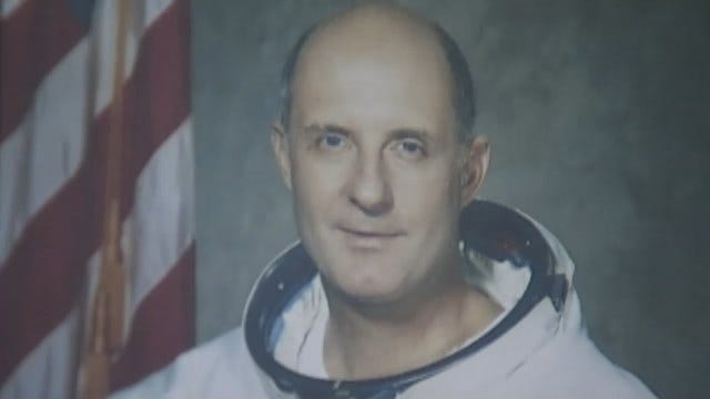 Lawmakers Honor Oklahoma Astronaut Who Flew To The Moon