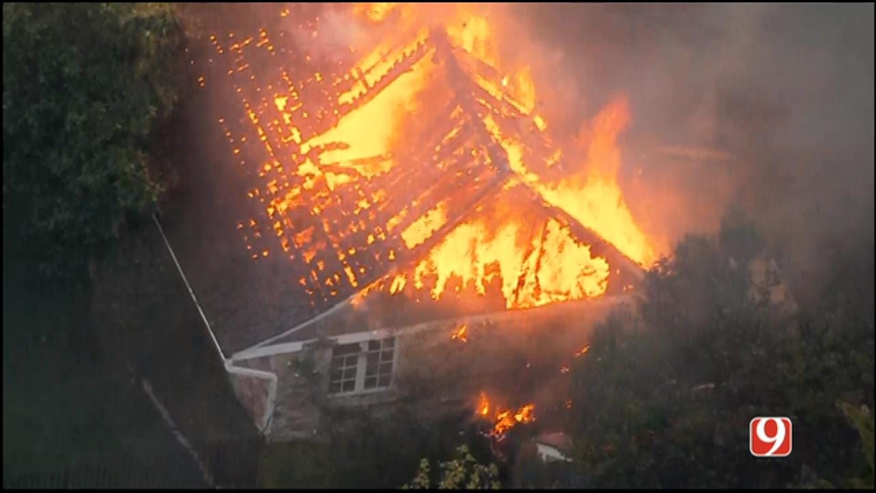 WEB EXTRA: SkyNews 9 Flies Over House Fire In Nichols Hills