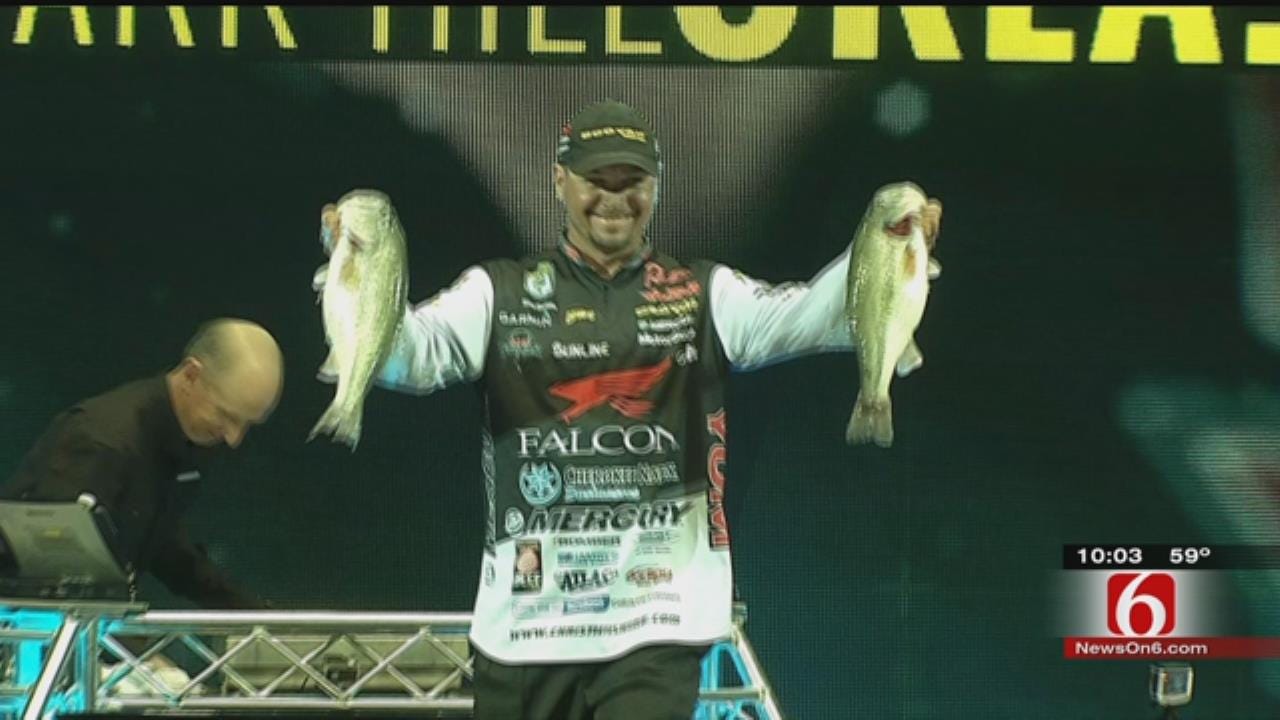 Oklahoman Leads 2016 Bassmaster Classic After Day One