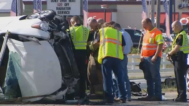 WEB EXTRA: Emergency Workers Have Moment Of Silence At Fatal Owasso Wreck