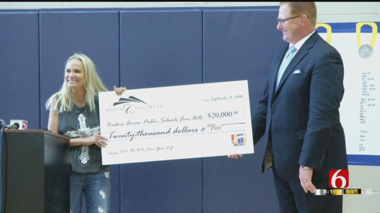 Kristin Chenoweth Making Large Donation To Broken Arrow Schools