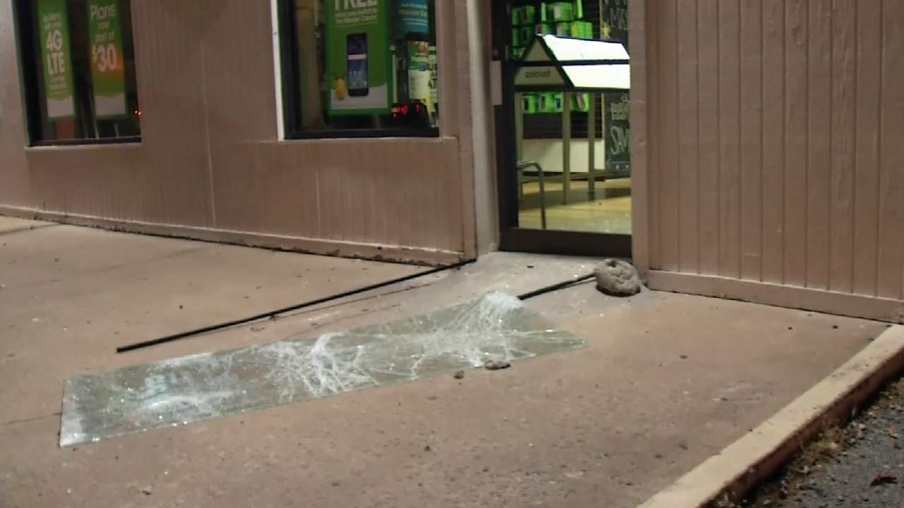 Dave Davis: Three People Broke Into Tulsa Cricket Wireless Store