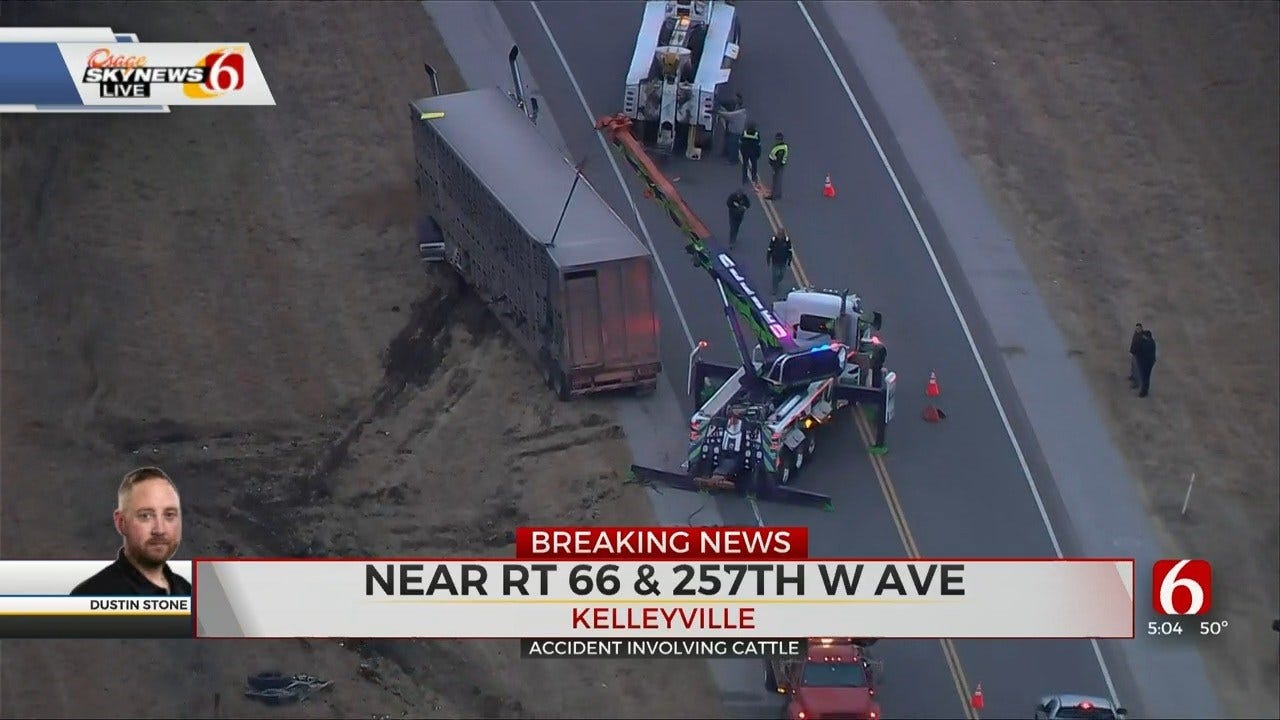 Fatal Wreck Involving Cattle Truck Reported Near Kellyville