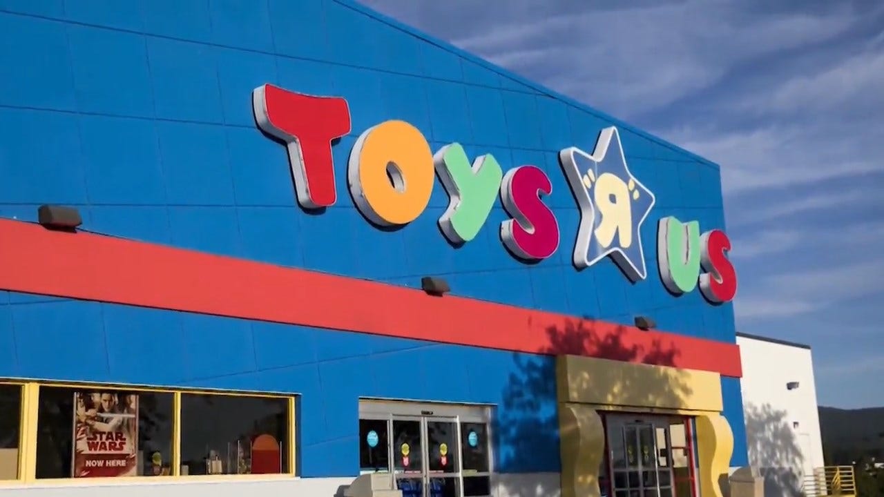 Toys R Us Opens First Physical Store Since Going Bankrupt Last Year
