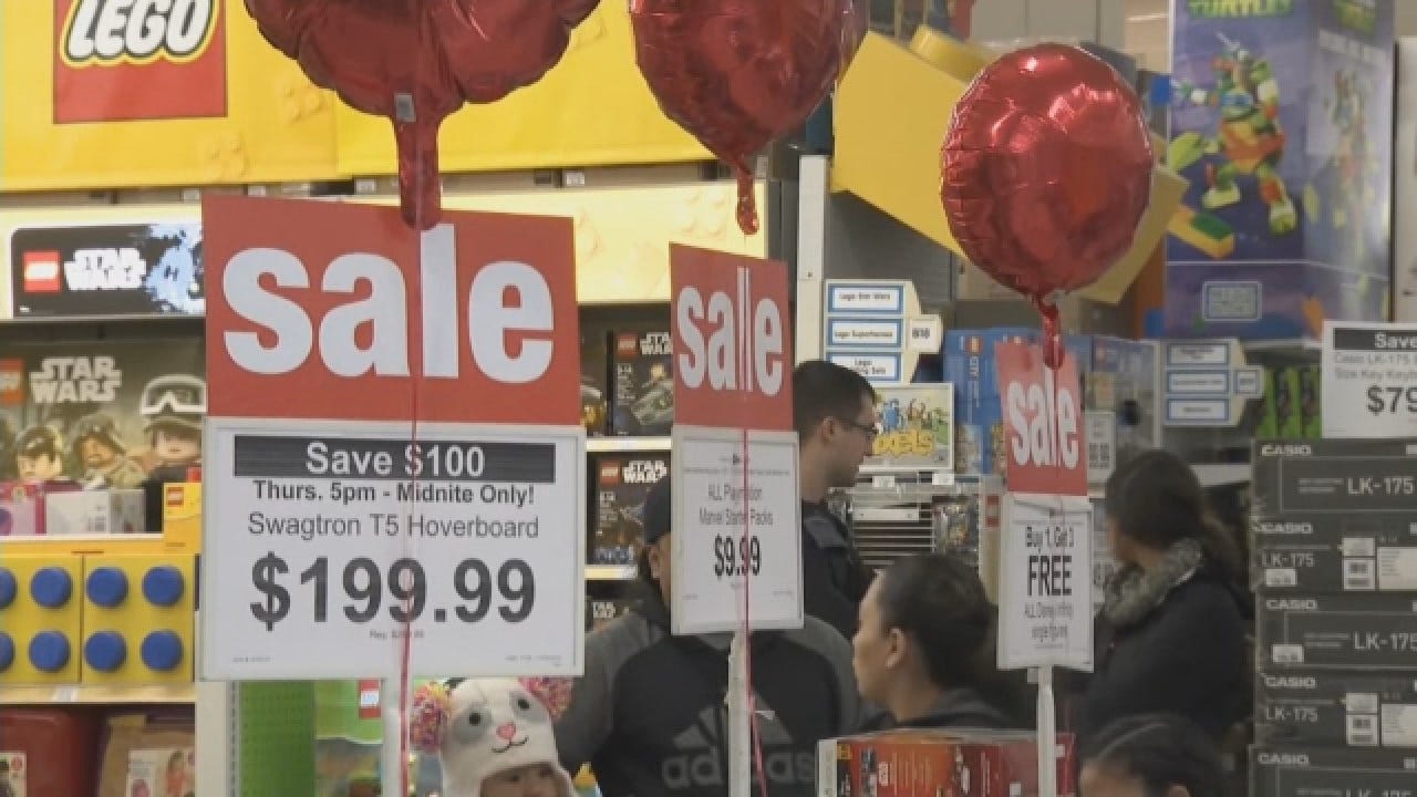 "Black Friday" Shopping Deals Start Thanksgiving Day