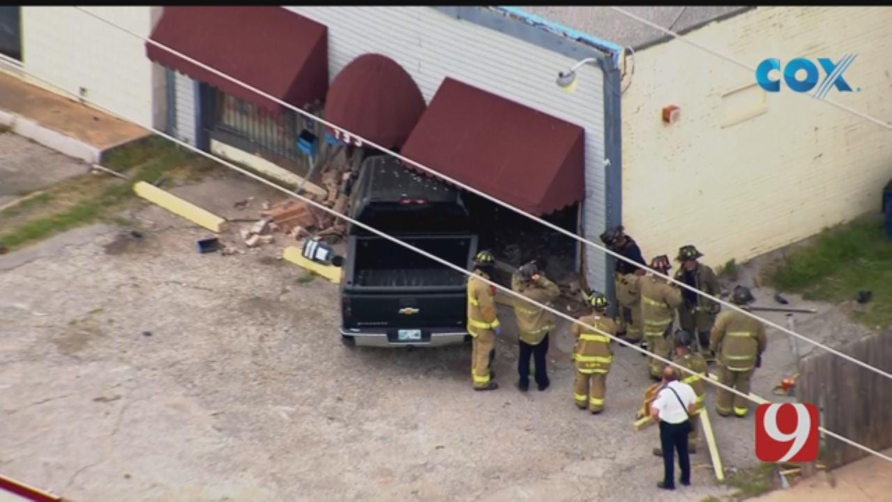 Pickup Crashes Into NW OKC Building