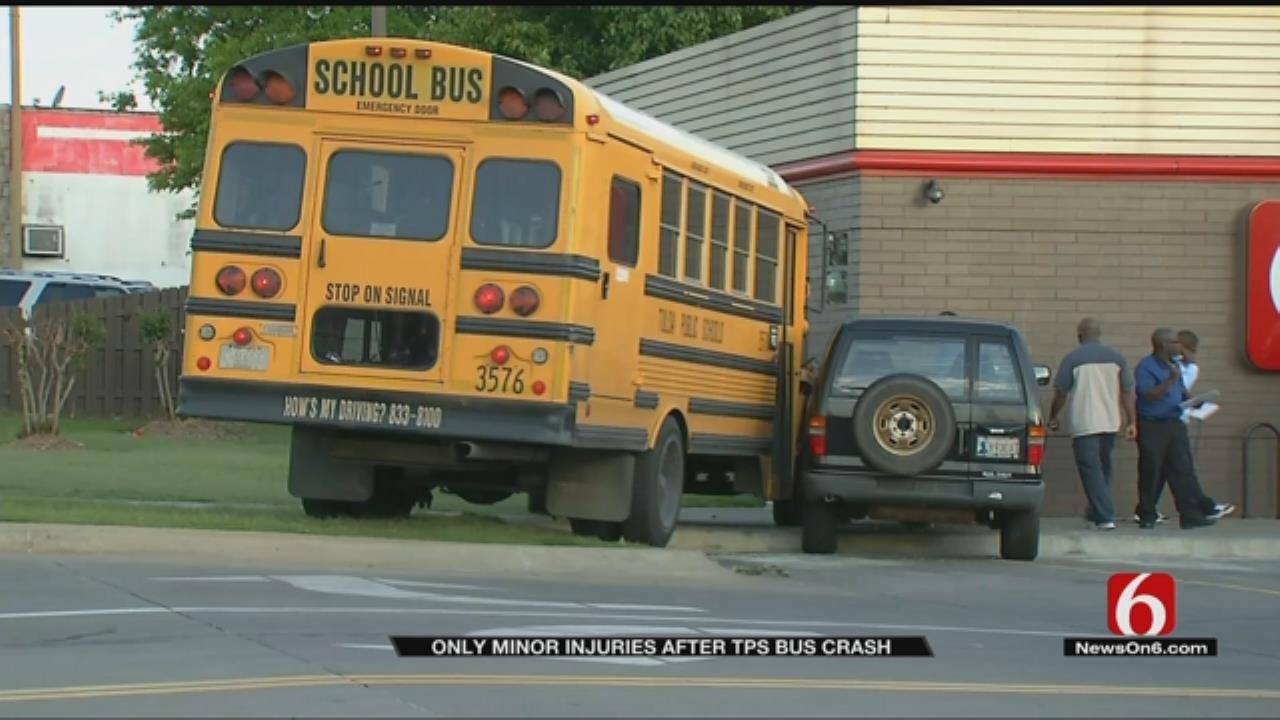 TPS Bus Carrying 5 Kids Involved In Crash