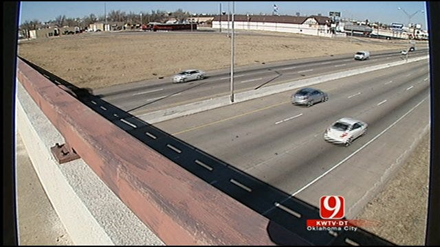 Teens Face Felony Charges For Throwing Rocks Off Bridge On I-35