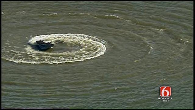 WEB EXTRA: Osage SkyNews 6 Over Runaway Boat In Claremore Lake