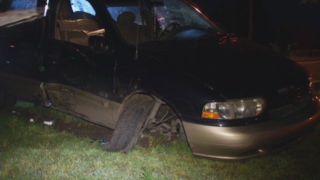 WEB EXTRA: Tulsa Man Crashes Stolen Minivan During Police Chase
