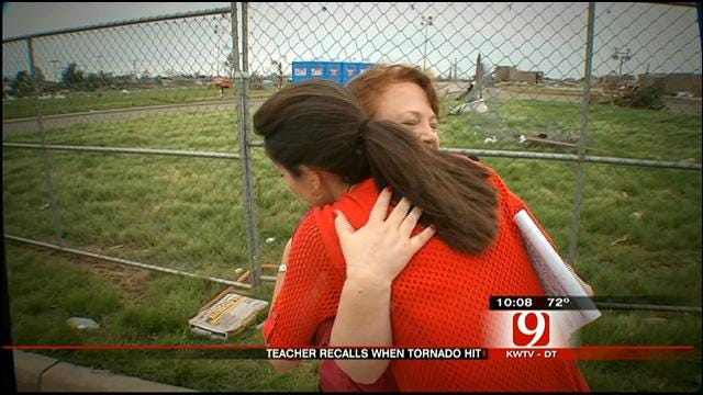 Moore Teacher Sings 'Jesus Loves Me' To Comfort Students During Tornado