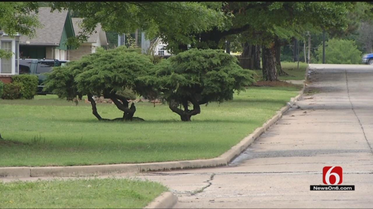 Tulsa Police Capture Escaped Suspect Hiding In Neighborhood