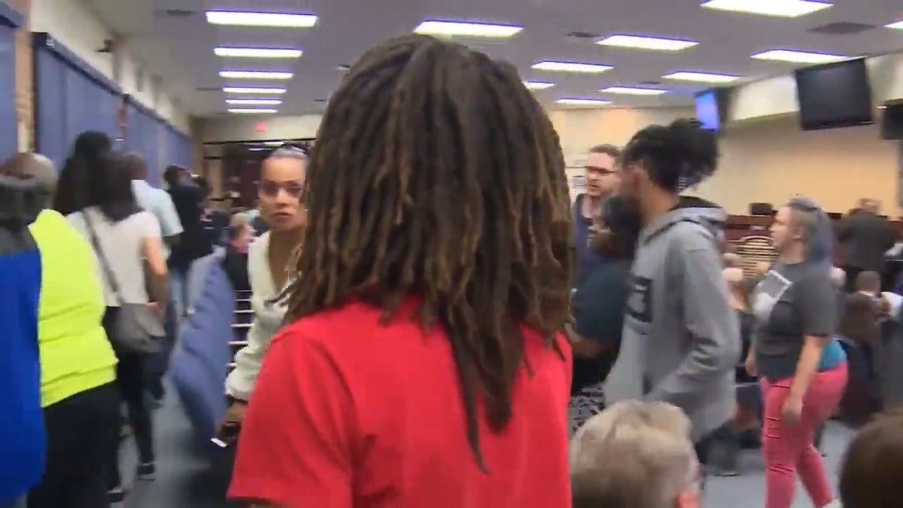 Texas Teen Told He Won't Be Able To Walk At Graduation Unless He Cuts His Dreadlocks