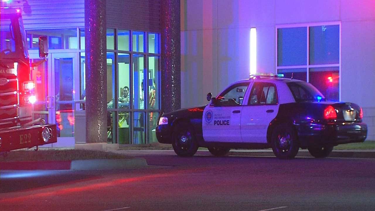 Stabbing Suspects Drop Victim Off At OKC Clinic, Flee The Scene