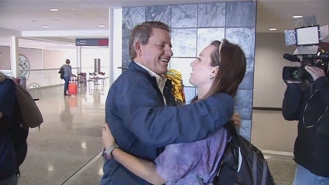 WEB EXTRA: Video Of Tulsa Doctors At Tulsa International Airport After Returning From Iraq