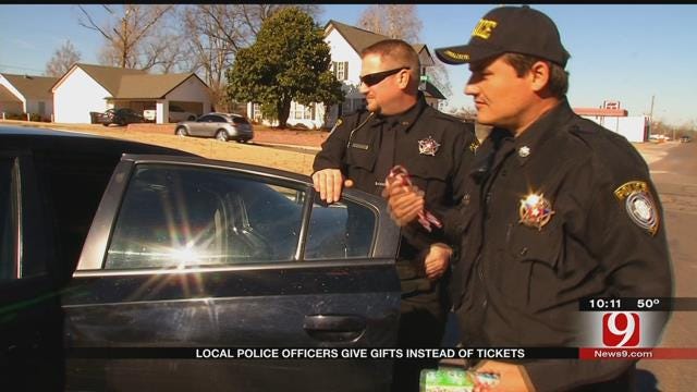 Washington, OK, Police Officers Give Gifts Instead Of Tickets