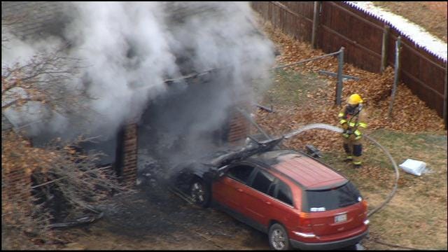 WEB EXTRA: Sky News 9 Flies Over House Fire In Choctaw