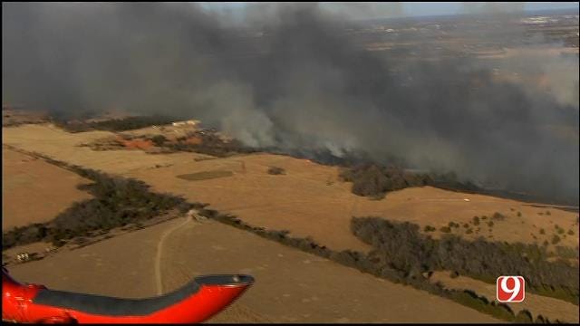 WEB EXTRA: Bob Mills SkyNews 9 HD Flies Over A Large Grass Fire Near Blanchard Part 1