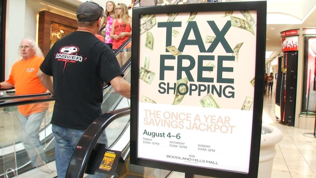 Bargain Shoppers Enjoy Oklahoma's Tax Free Weekend