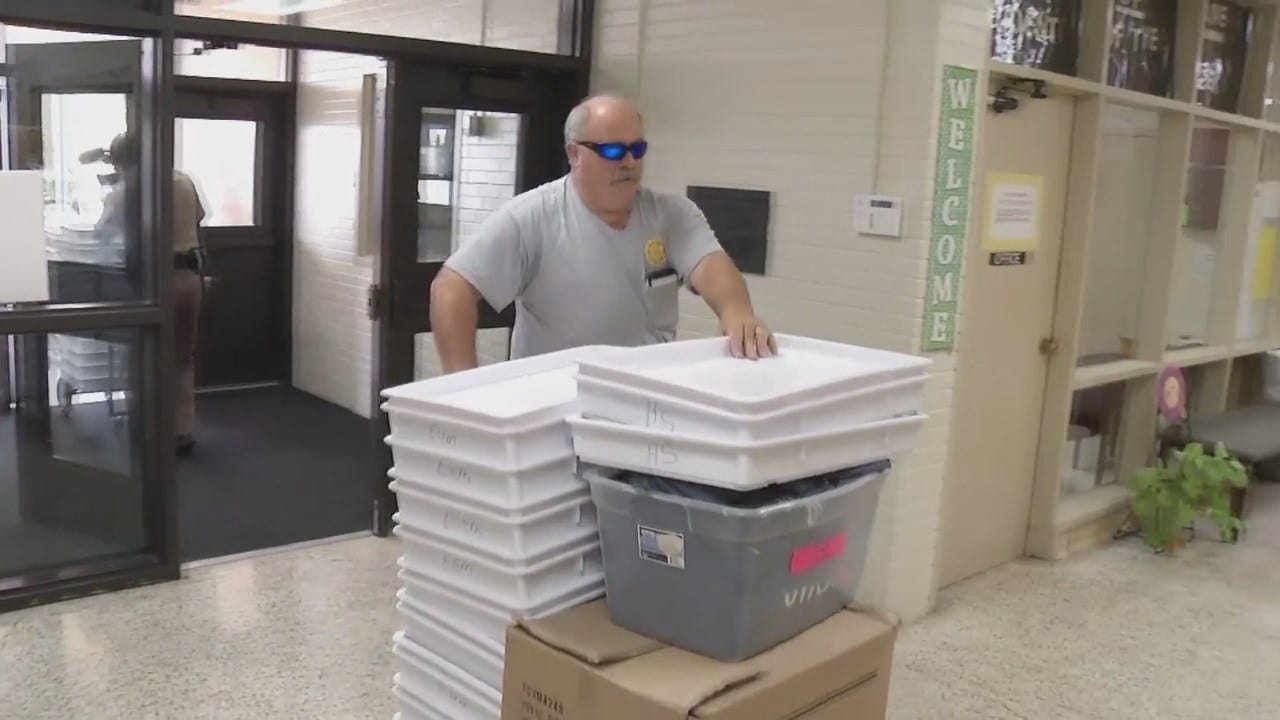 WEB EXTRA: TCSO Deputies Delivering School Supplies To Tulsa School