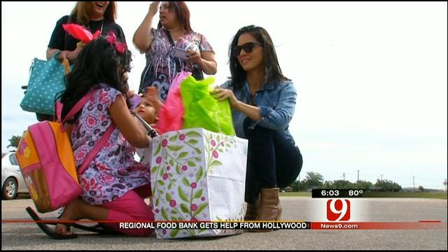 Oklahoma's Own Olivia Munn Lends A Hand At Regional Food Bank