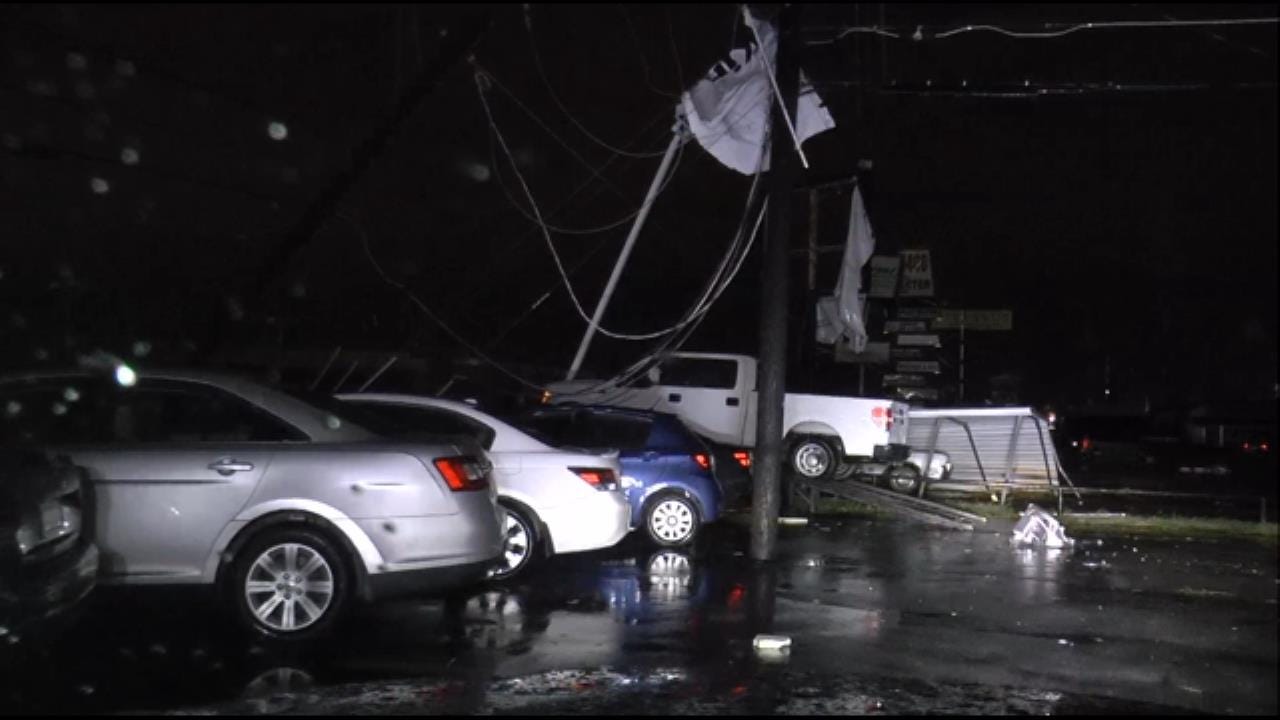 WEB EXTRA: Damage At DriveTime Near 41 And Memorial