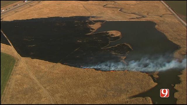 WEB EXTRA: Bob Mills SkyNews 9 HD Flies Over El Reno Grass Fire