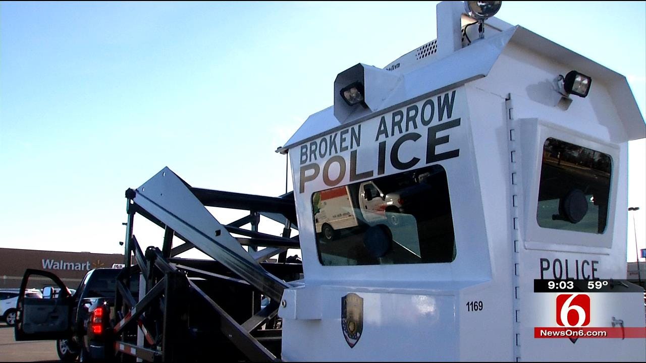 Broken Arrow Police On The Lookout For Holiday Shopping Thieves