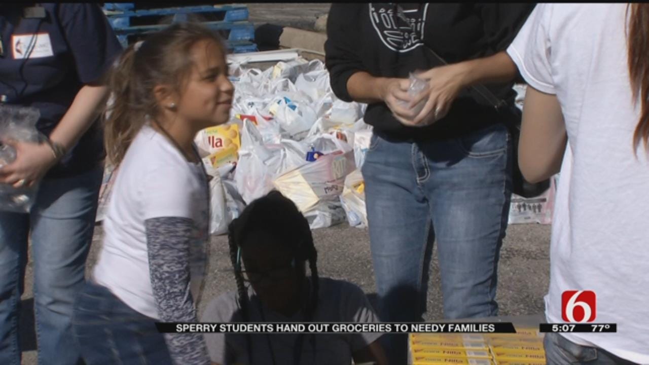 Sperry Students Team Up With Tulsa Co. Deputies To Feed The Hungry