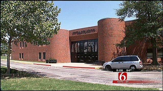 Tulsa Students Adjusting To Combined Junior, Senior Schools