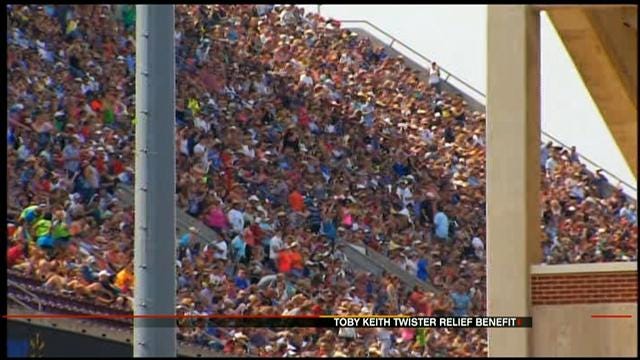 Thousands Turn Out For Toby Keith Tornado Benefit Concert In Norman