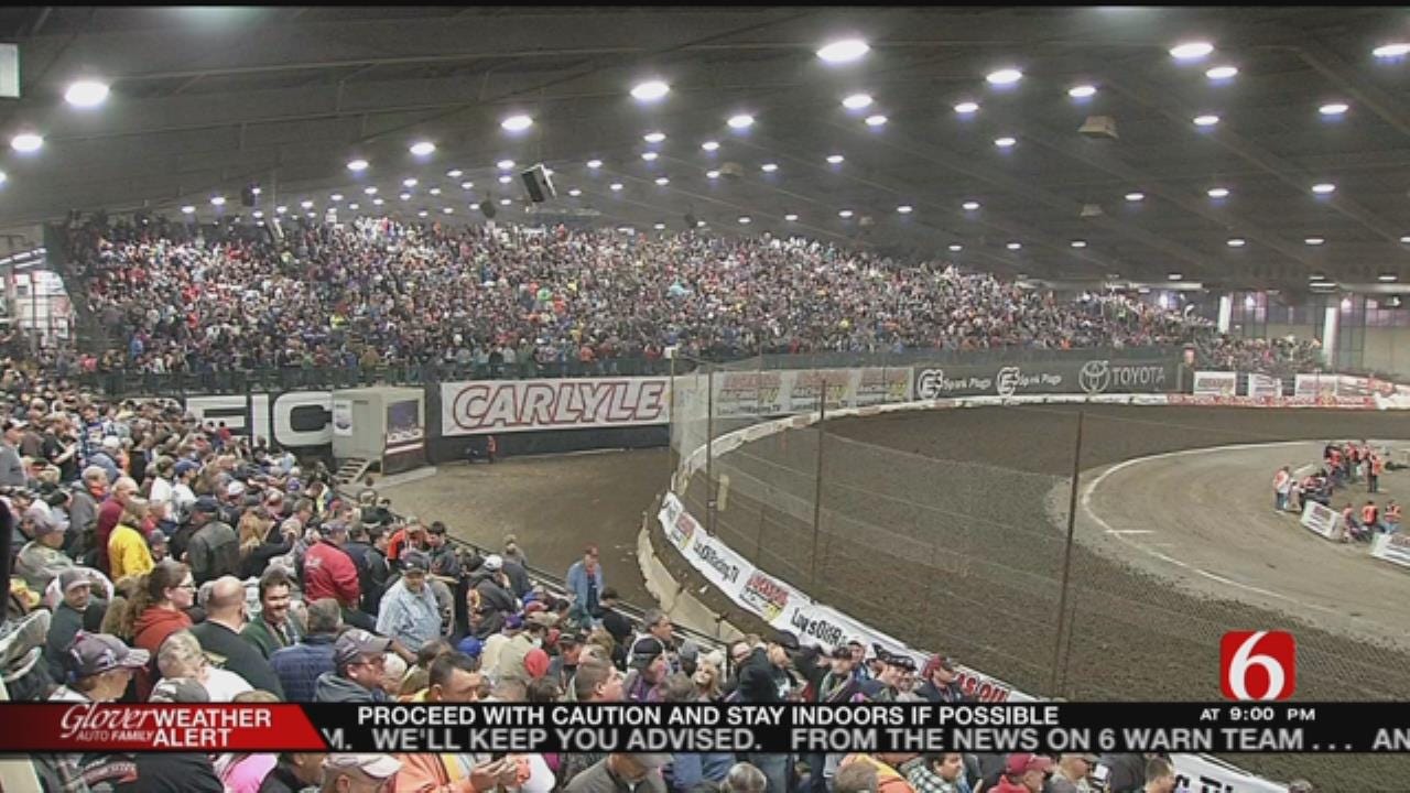 Fans Pack Expo Center For Final Day Of Chili Bowl