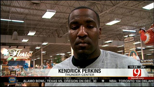 Thunder's Perkins Provides Groceries For Single Mother