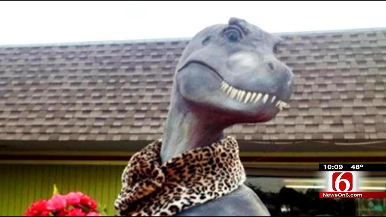 Missing: 9-Foot Tall Dinosaur Stolen From Bartlesville Pet Store