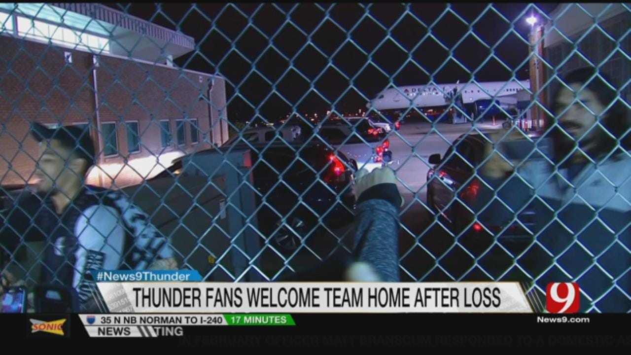 Thunder Fans Show Up At Airport