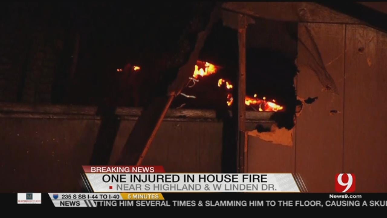 Passerby Wakes Residents During Mustang House Fire